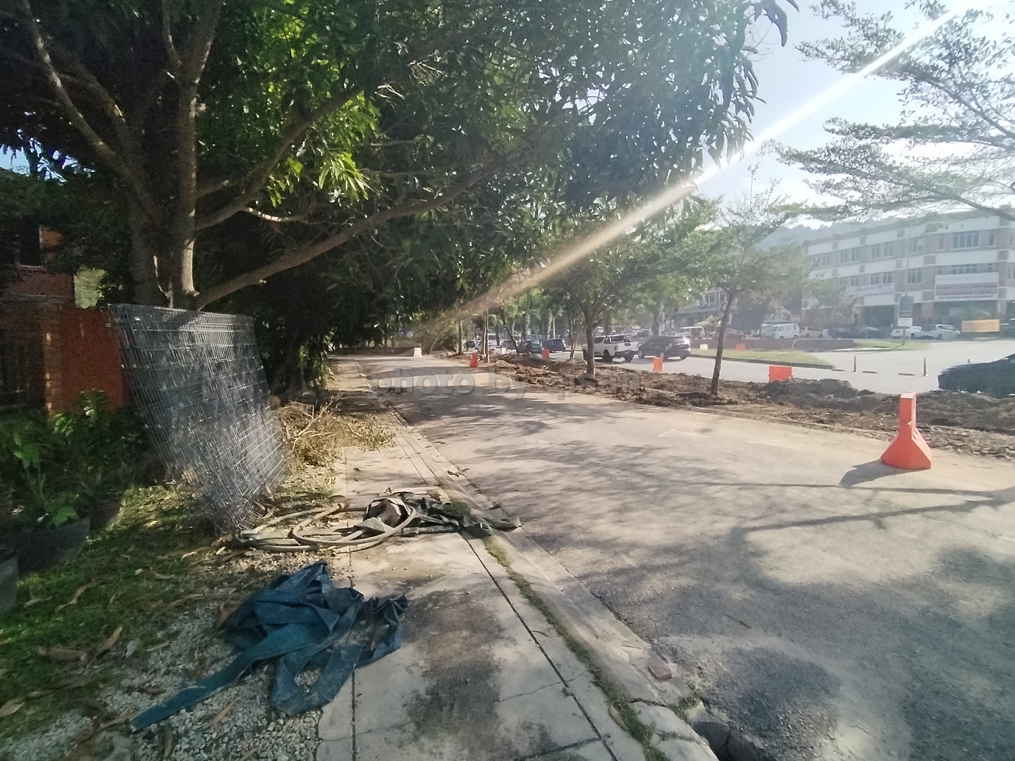 Naik taraf longkang dan parit erong di kawasan TIEM