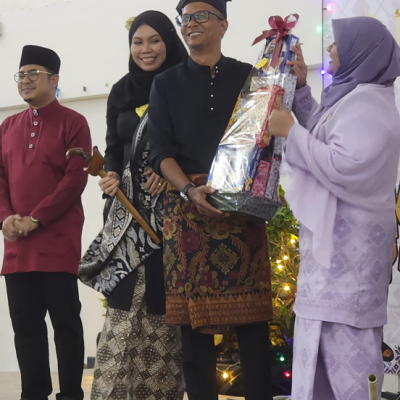 Pakaian Pasangan Terbaik